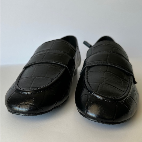 Zara Women’s Croc-Embossed Black Loafers - Picture 11 of 17